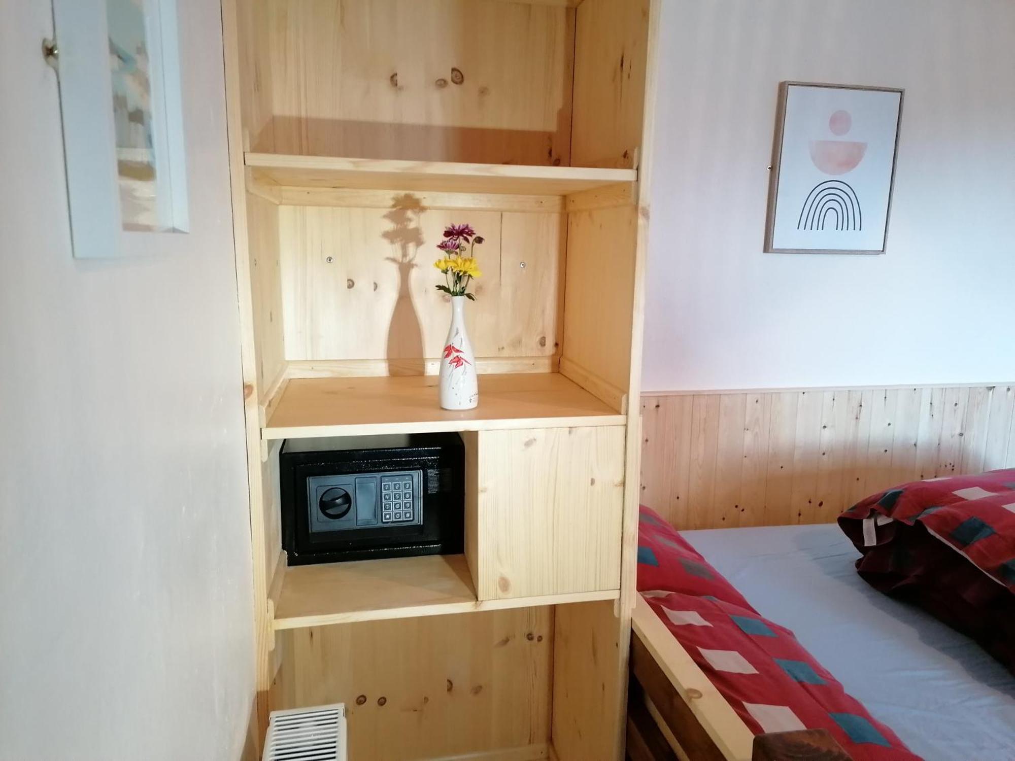 Aille River Tourist Hostel And Camping Doolin Quarto foto