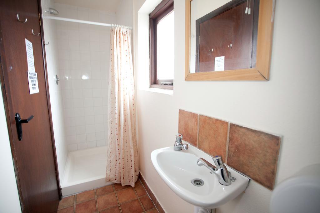 Aille River Tourist Hostel And Camping Doolin Quarto foto