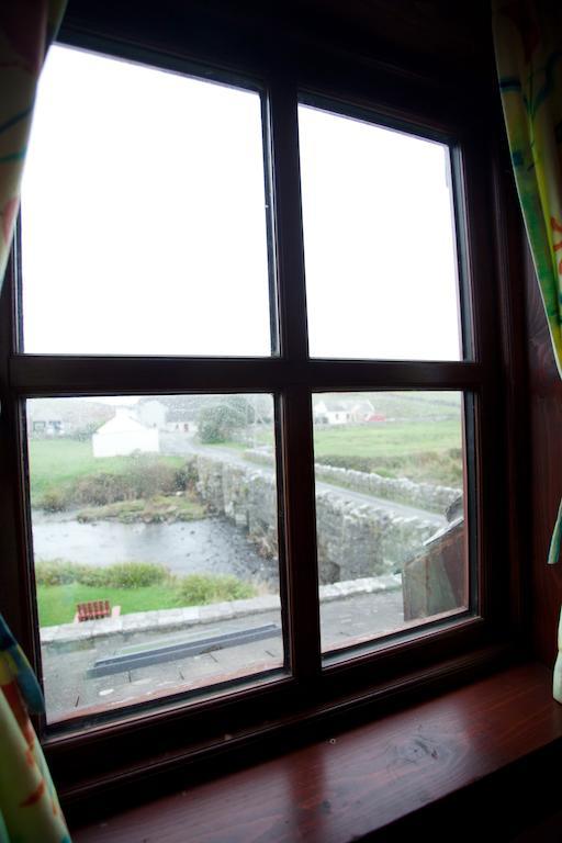 Aille River Tourist Hostel And Camping Doolin Quarto foto